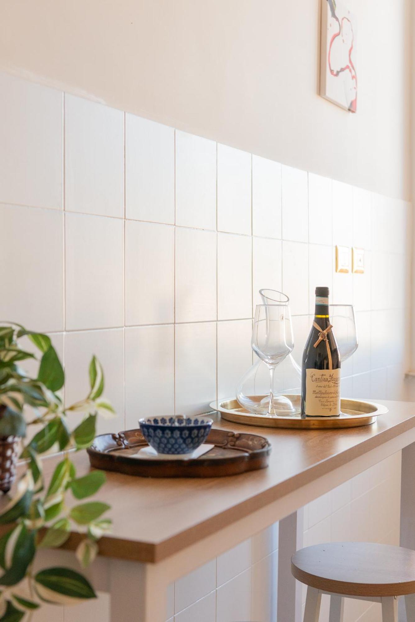 Appartement In Tuscolana Train Station & Metro A