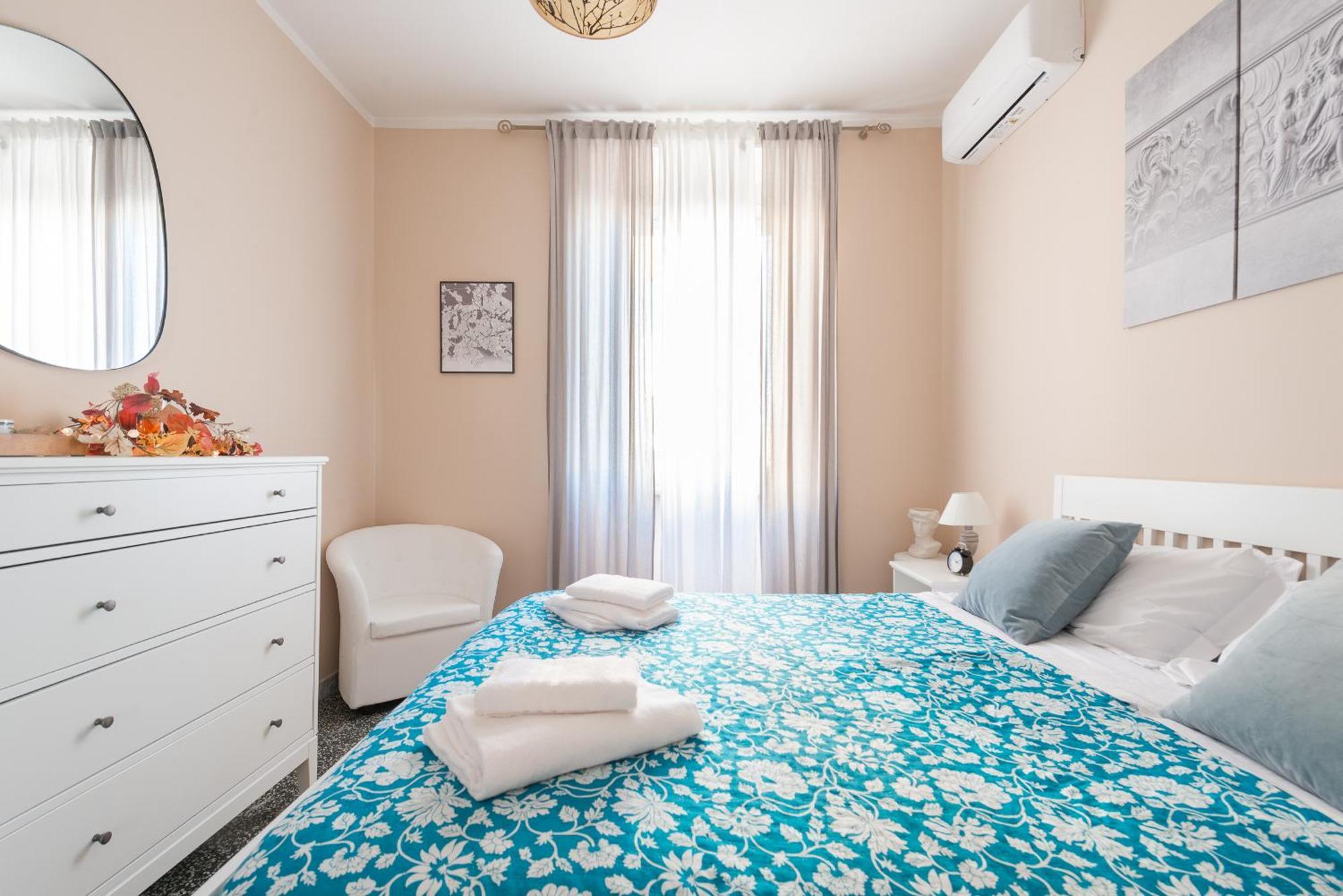 Appartement In Tuscolana Train Station & Metro A Rome
